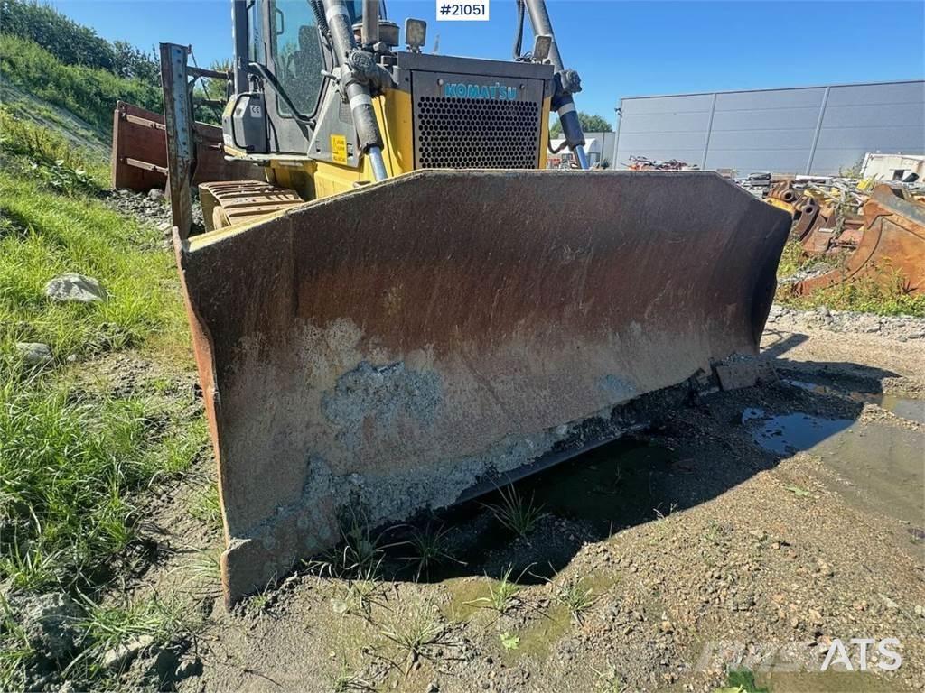 Komatsu D65EX Dozer Crawler dozers