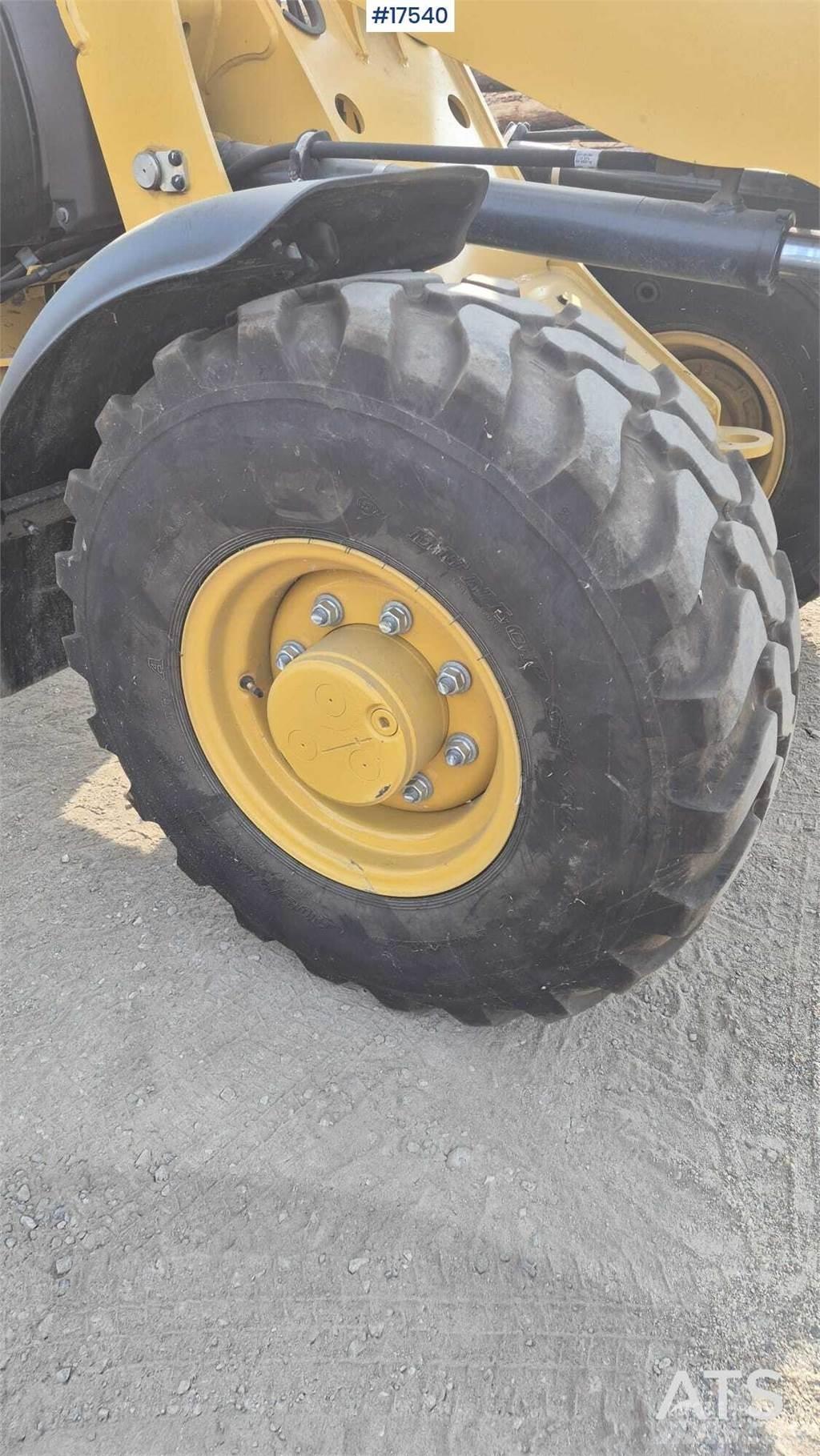 CAT 906M Wheel loaders