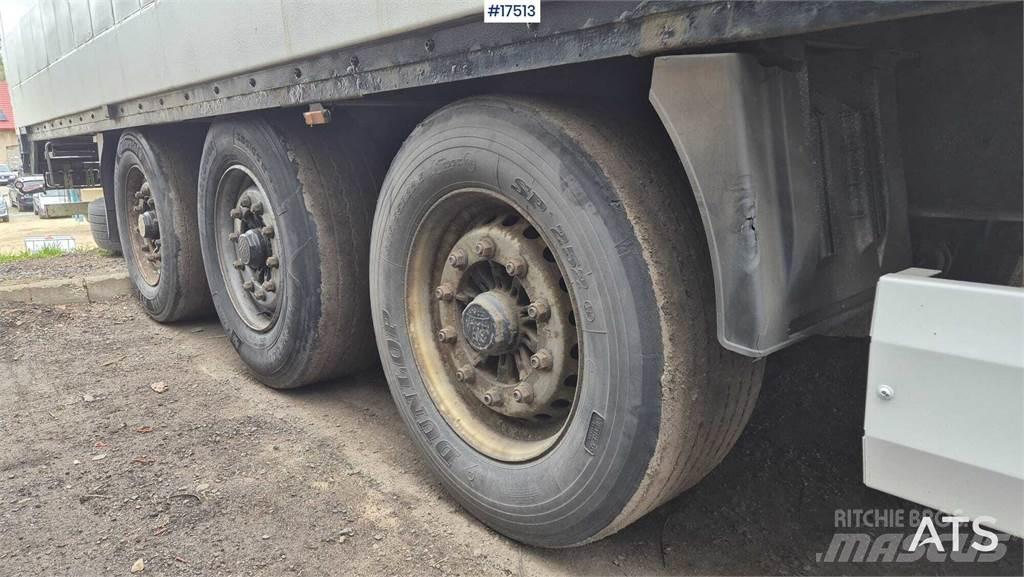 Krone SD Curtainsider semi-trailers
