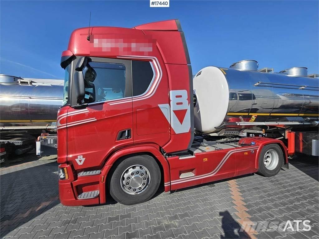 Scania R530 V8 Tractor Units