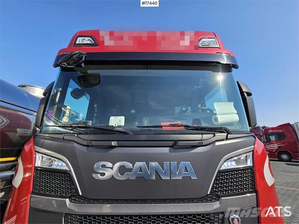 Scania R530 V8 Tractor Units