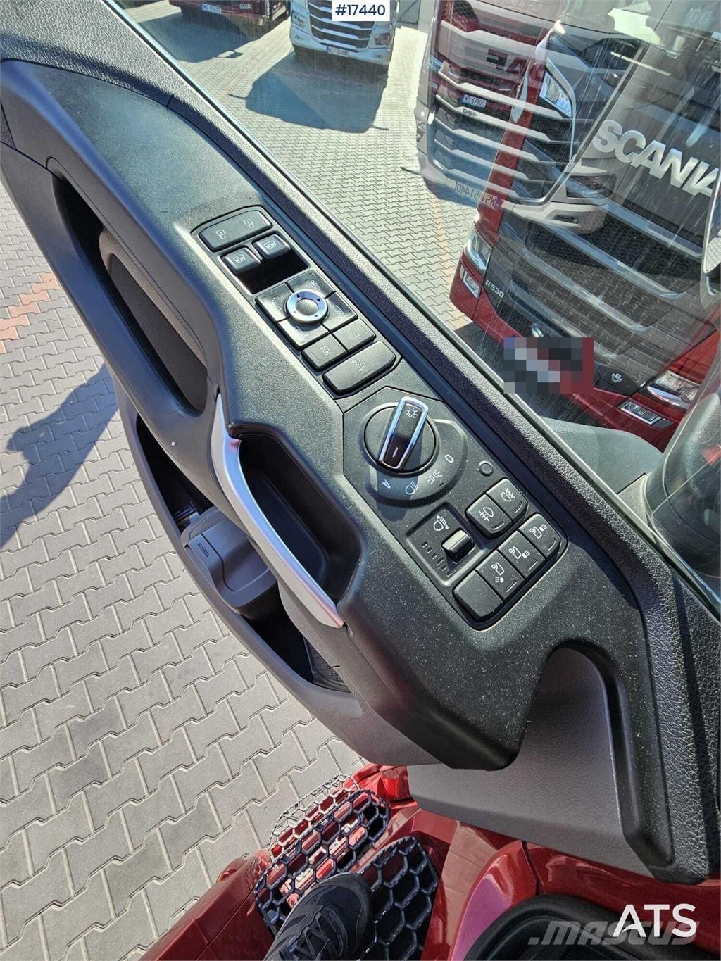 Scania R530 V8 Tractor Units