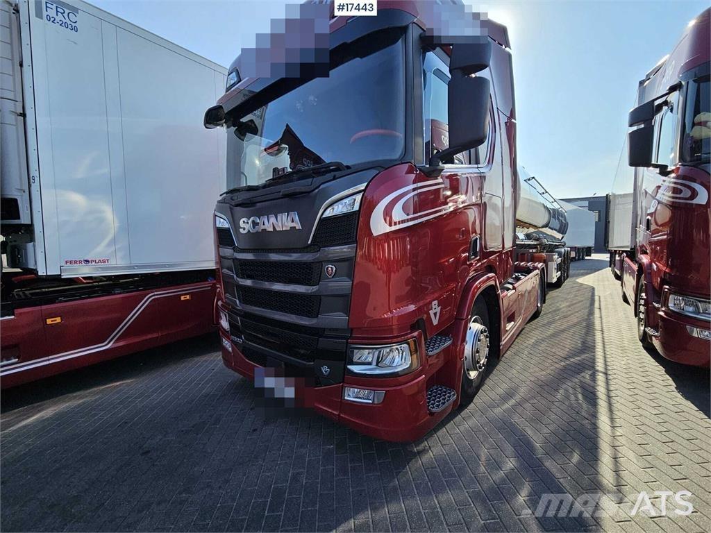 Scania R530 V8 Tractor Units