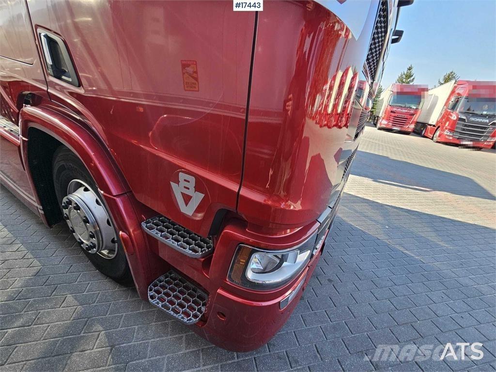 Scania R530 V8 Tractor Units