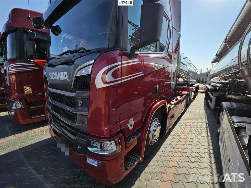 Scania R530 V8 Tractor Units