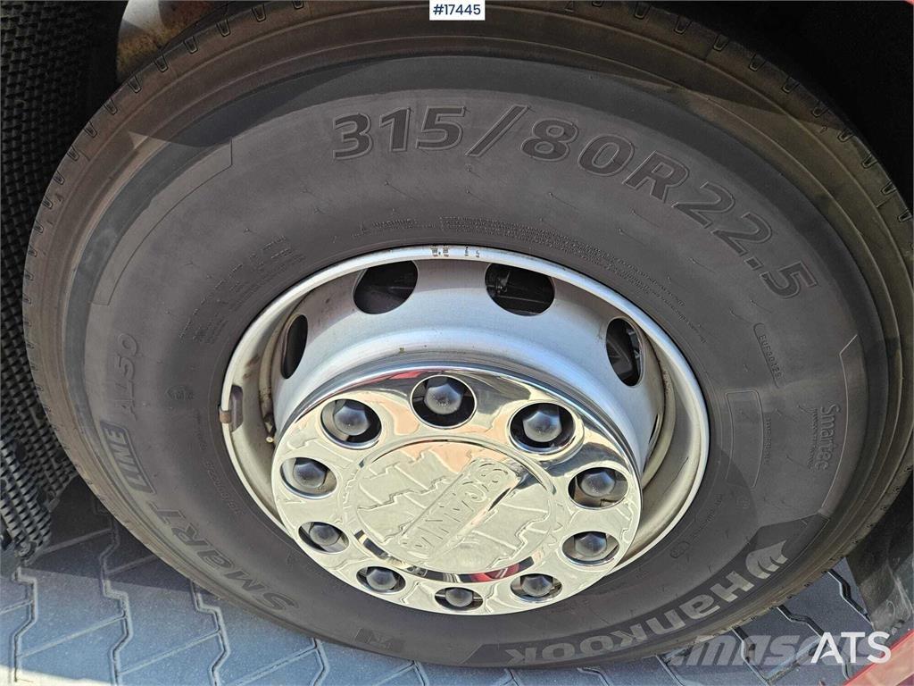 Scania R530 V8 Tractor Units