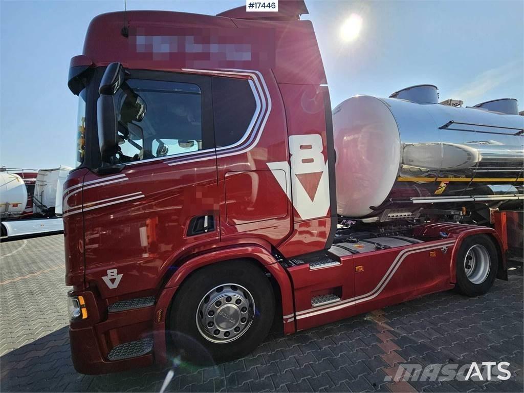 Scania R530 V8 Tractor Units