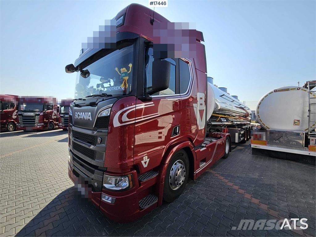 Scania R530 V8 Tractor Units