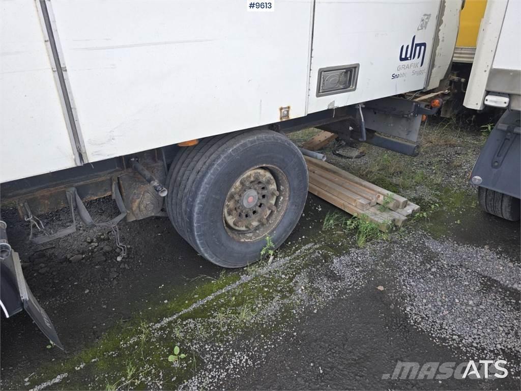 VAK V-4-40 Box body trailers