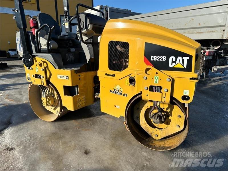 CAT cb22b Plate compactors