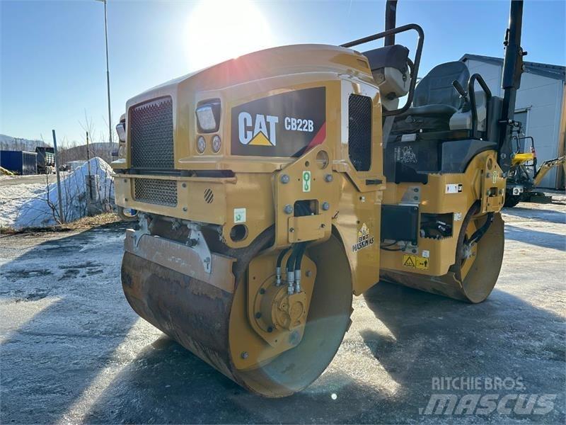 CAT cb22b Plate compactors