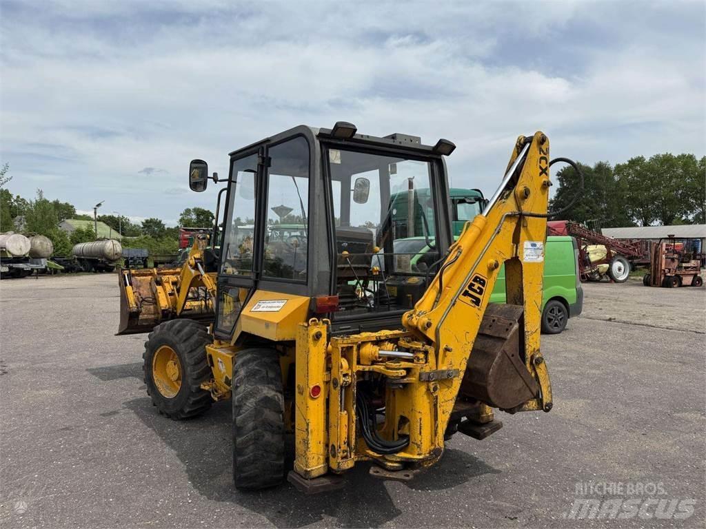 JCB 2CX Backhoe loaders