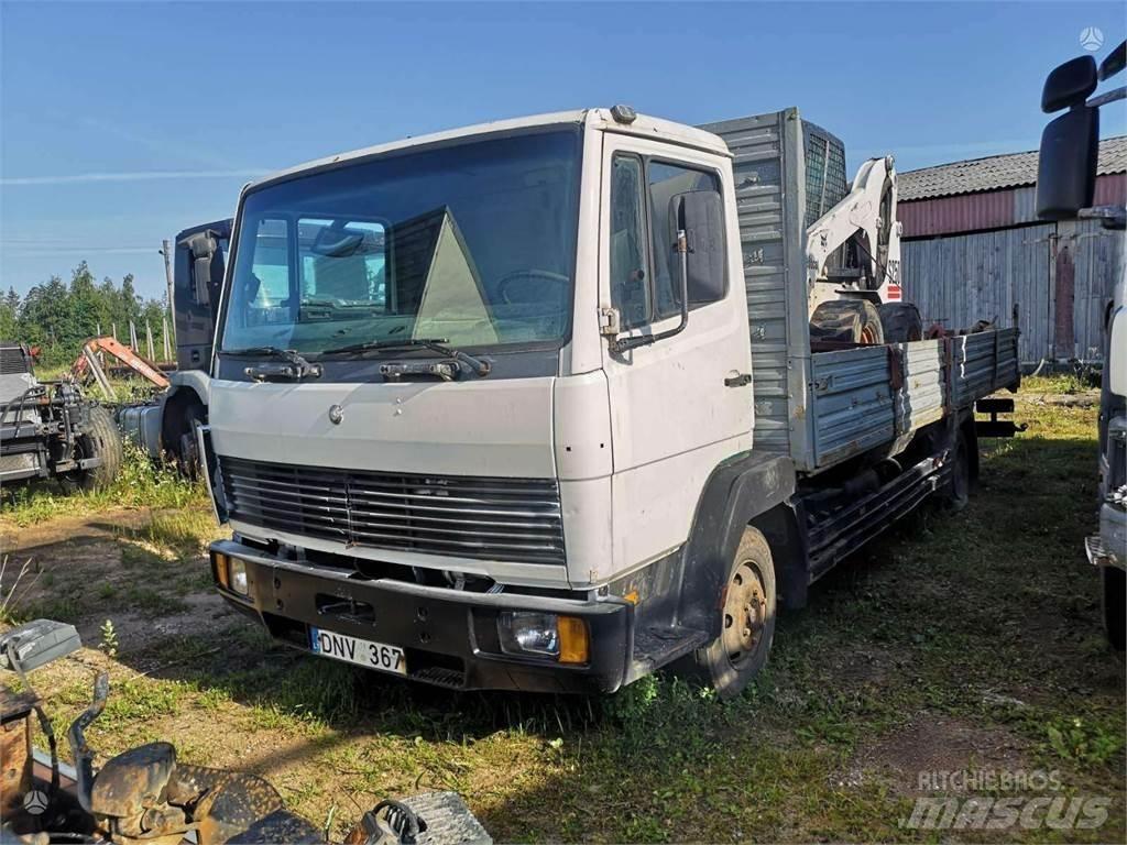 Mercedes-Benz 809 Flatbed / Dropside trucks