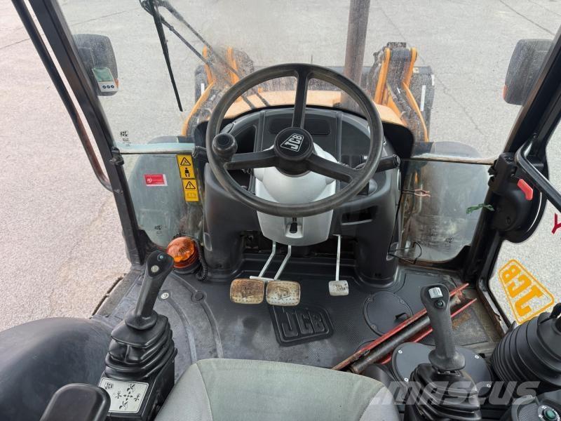 JCB 3 CX Backhoe loaders