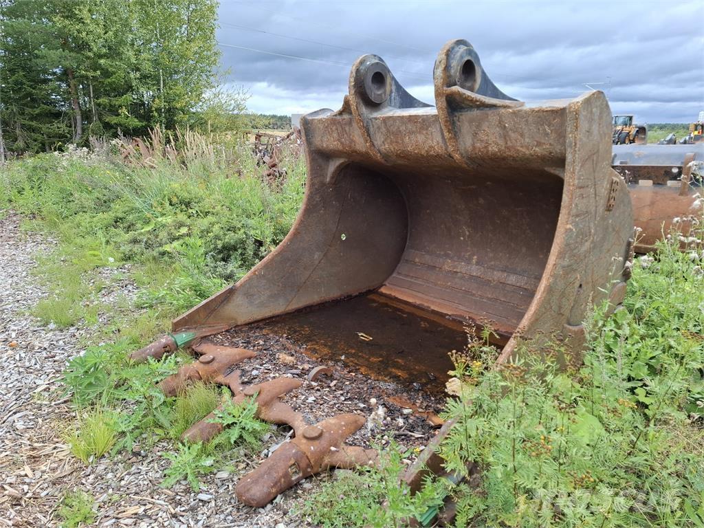 CAT 374 Leica 3D Crawler excavators