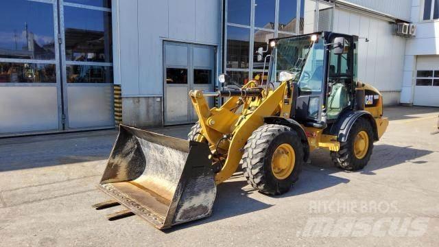 CAT 906M Wheel loaders