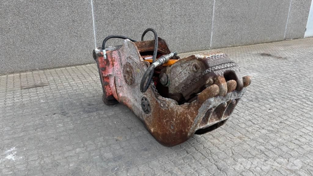 NPK G 18 J Pulveriser (Demolition Crusher ) 