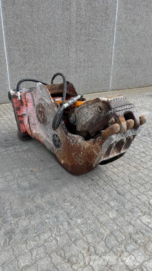NPK G 18 J Pulveriser (Demolition Crusher ) 