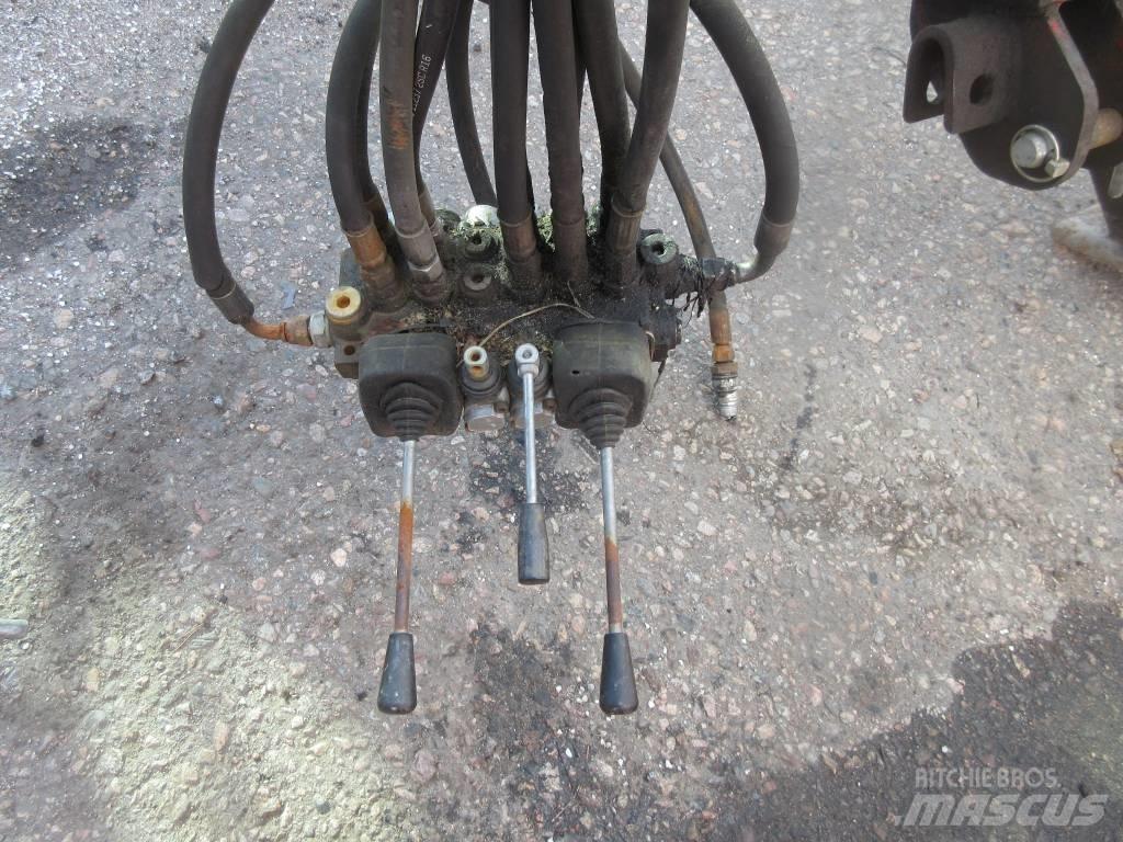Patu 1800 Cranes and loaders
