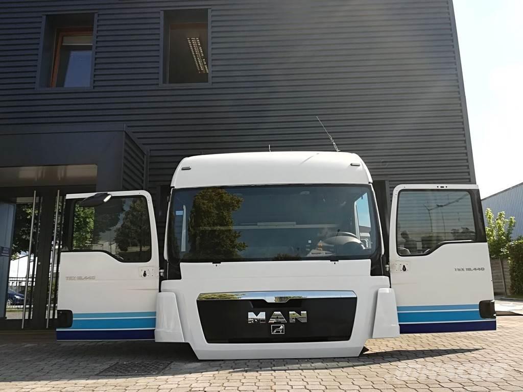 MAN TGX XLX EURO 5 Cabins and interior