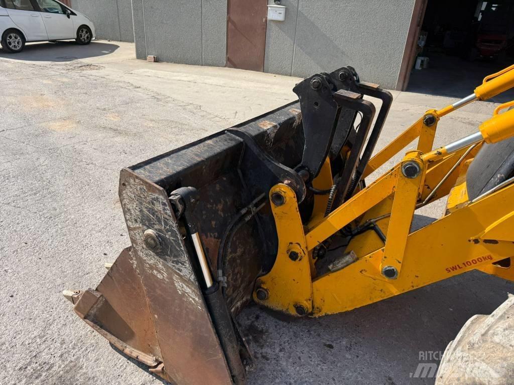 JCB 3 CX Backhoe loaders
