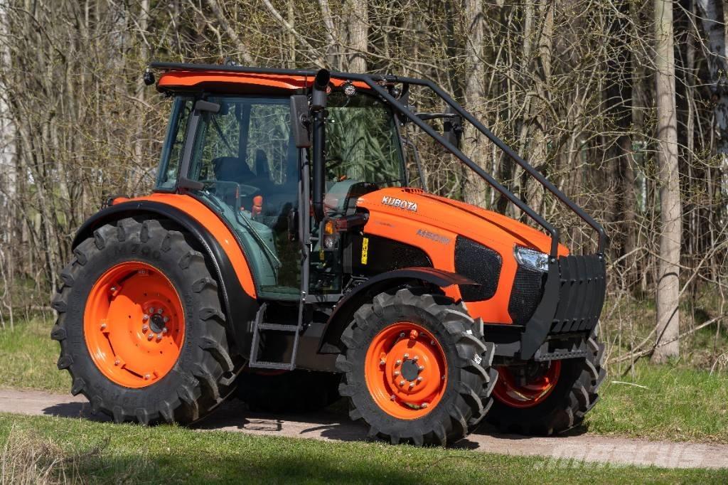 Kubota M5-112 Tractors