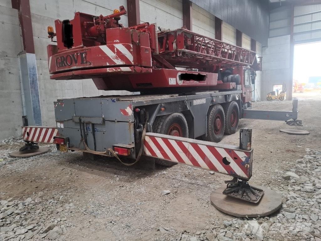 Grove 3050 All terrain cranes
