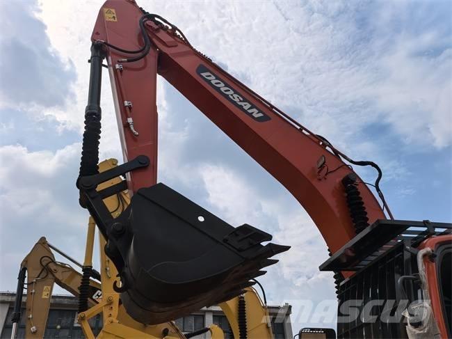 Doosan DX 225 LC Crawler excavators