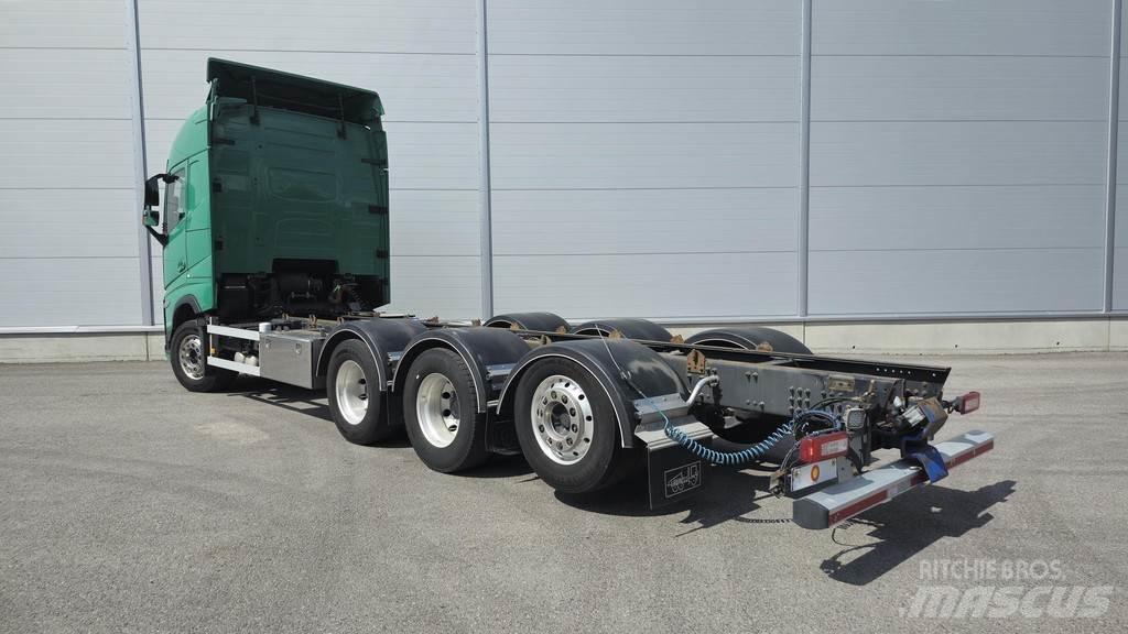 Volvo FH Chassis Cab trucks