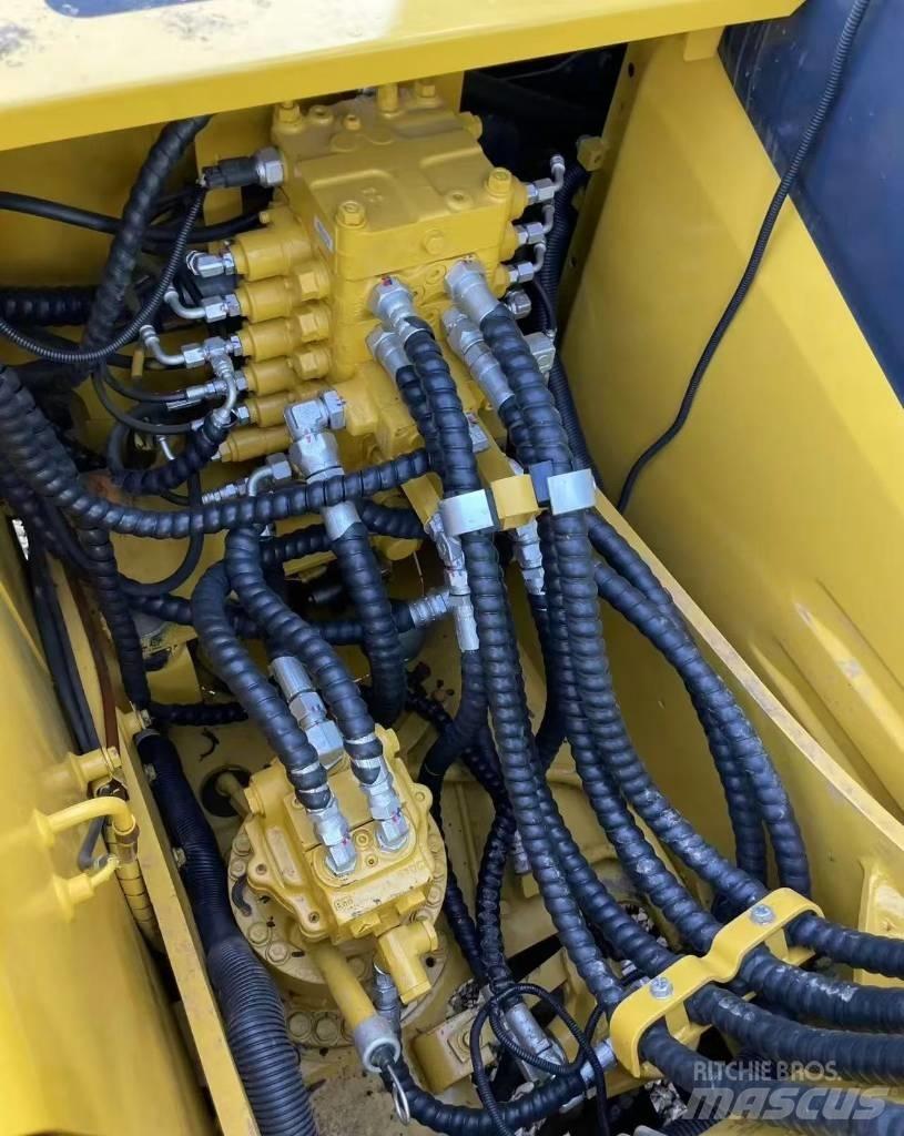 Komatsu PC 130 Midi excavators  7t - 12t