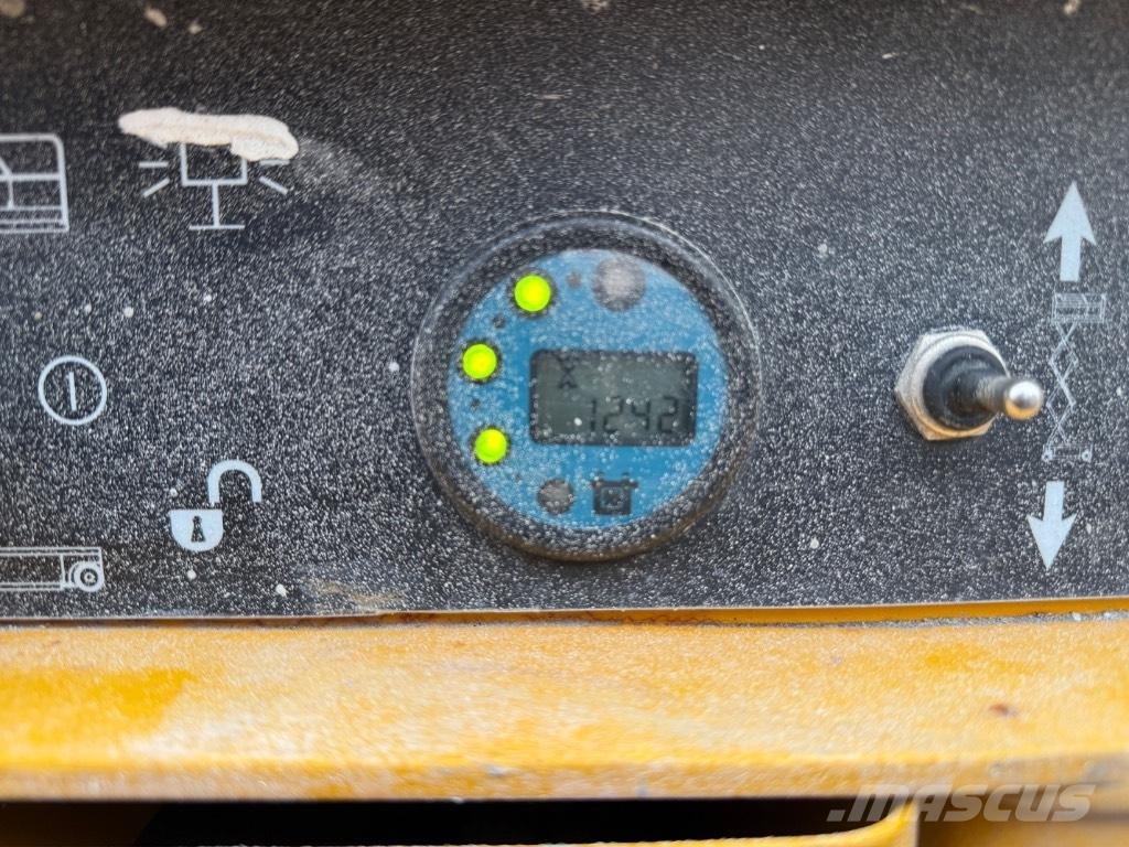 Haulotte Compact 14 Scissor lifts