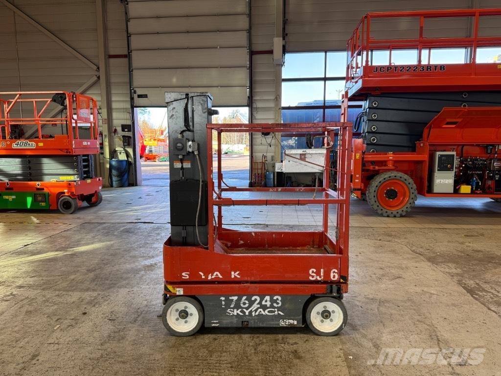 SkyJack SJ 16 Vertical mast lifts