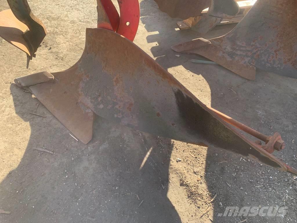 Vogel & Noot 5 Reversible ploughs