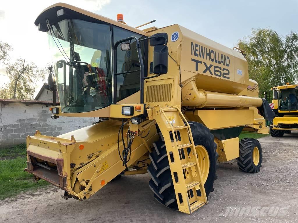New Holland TX 62 Combine harvesters