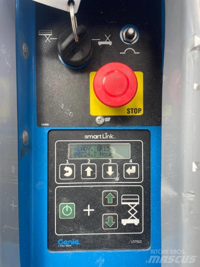 Genie GR 15 Vertical mast lifts