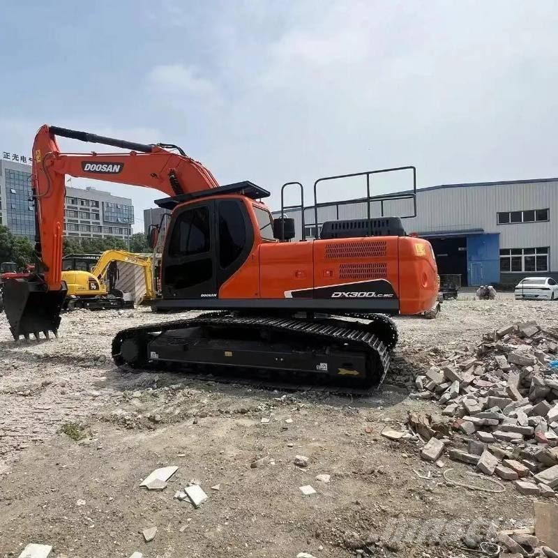 Doosan DX 300 Crawler excavators