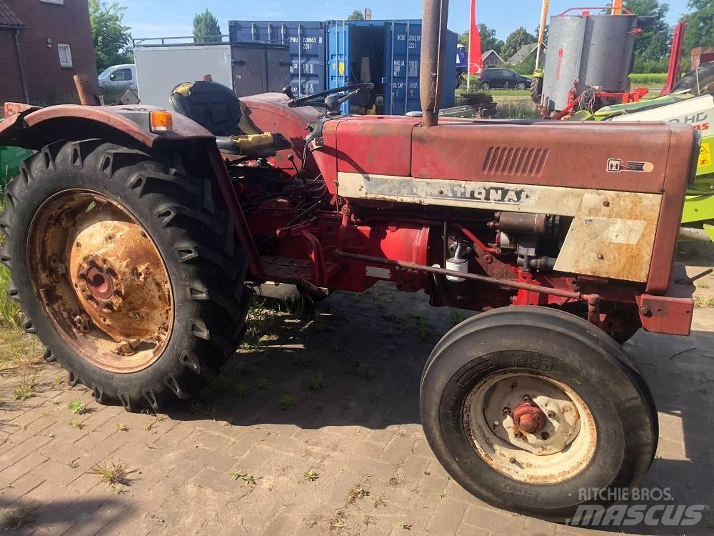IH 453 Tractors