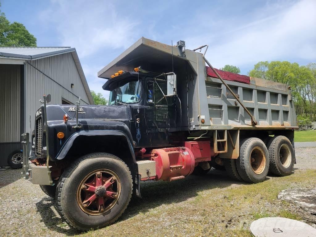 Mack RD 690 SX Tipper trucks