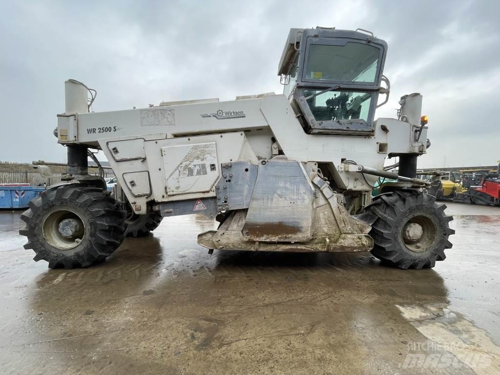 Wirtgen WR 2500S Asphalt recyclers