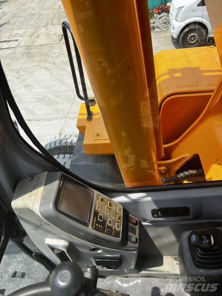 Hyundai 210W-7 Wheeled excavators