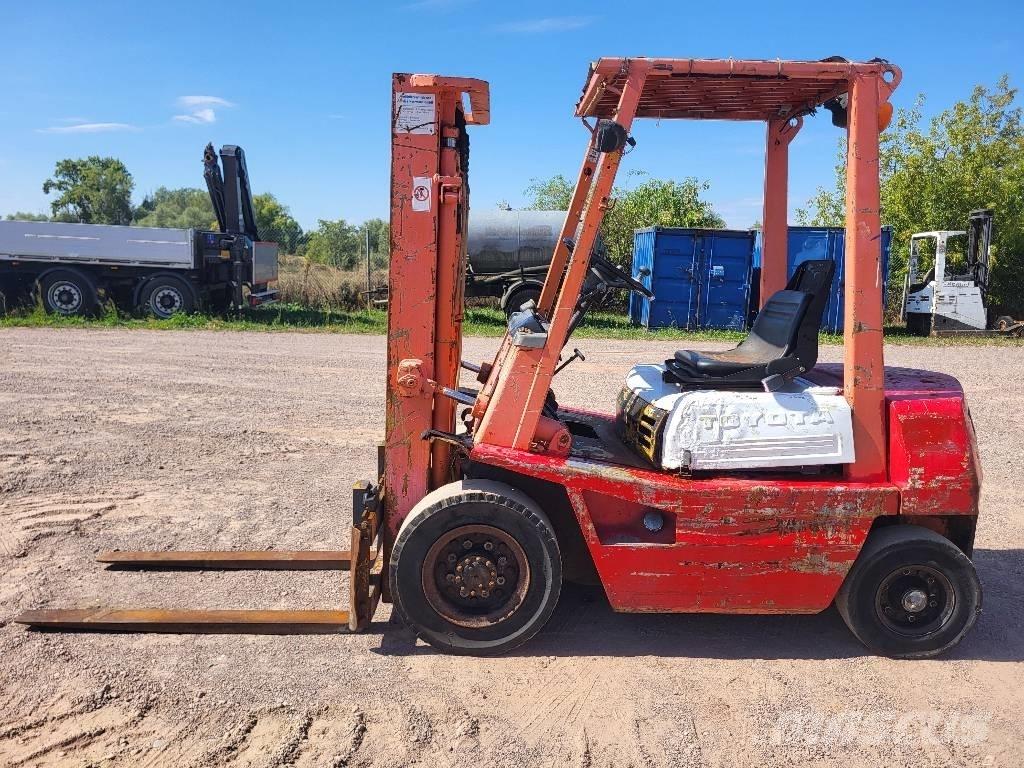 Toyota 02-3FD20 Diesel trucks