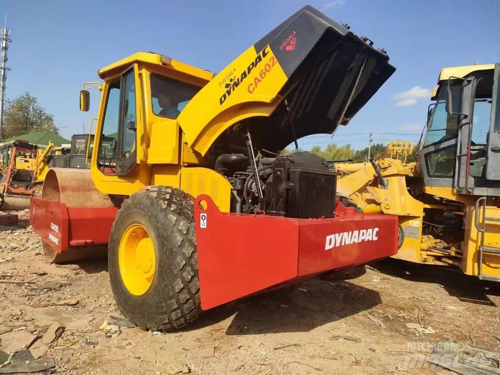 Dynapack CA602D Single drum rollers