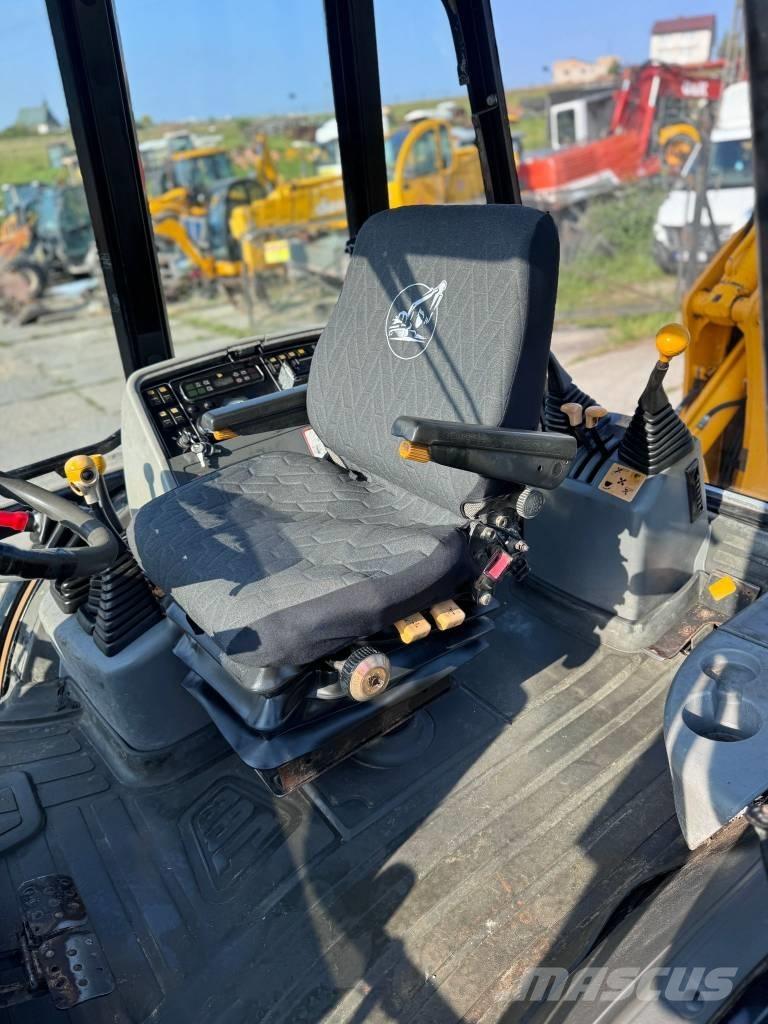 JCB 3 CX Backhoe loaders