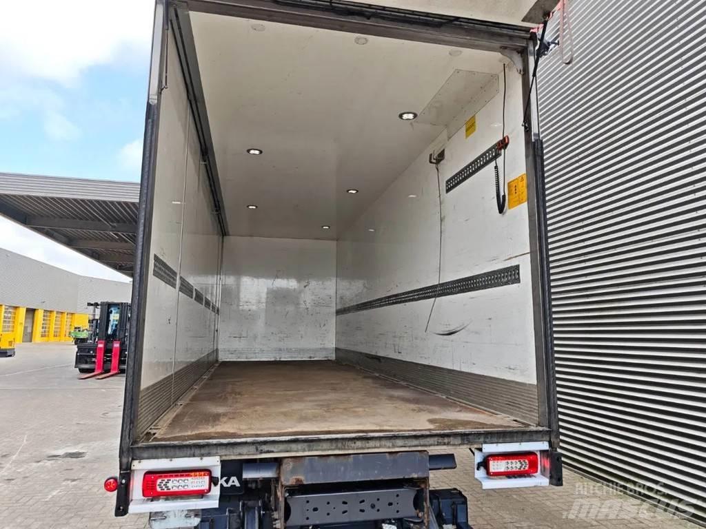 Volvo FM 340 4x2 Box body trucks