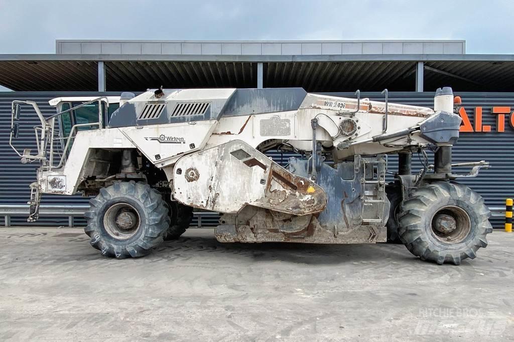Wirtgen WR 240 Asphalt recyclers