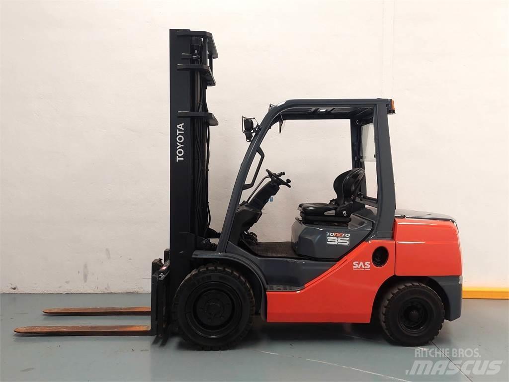 Toyota 52 8FDJF35 Diesel trucks