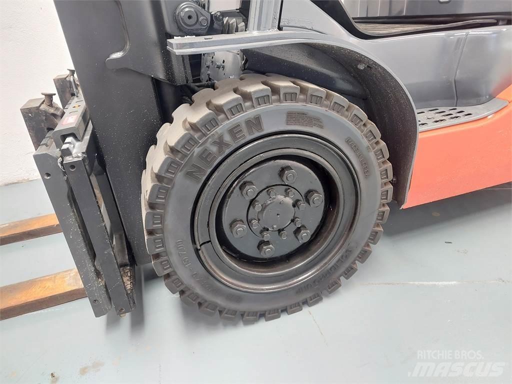 Toyota 52 8FDJF35 Diesel trucks