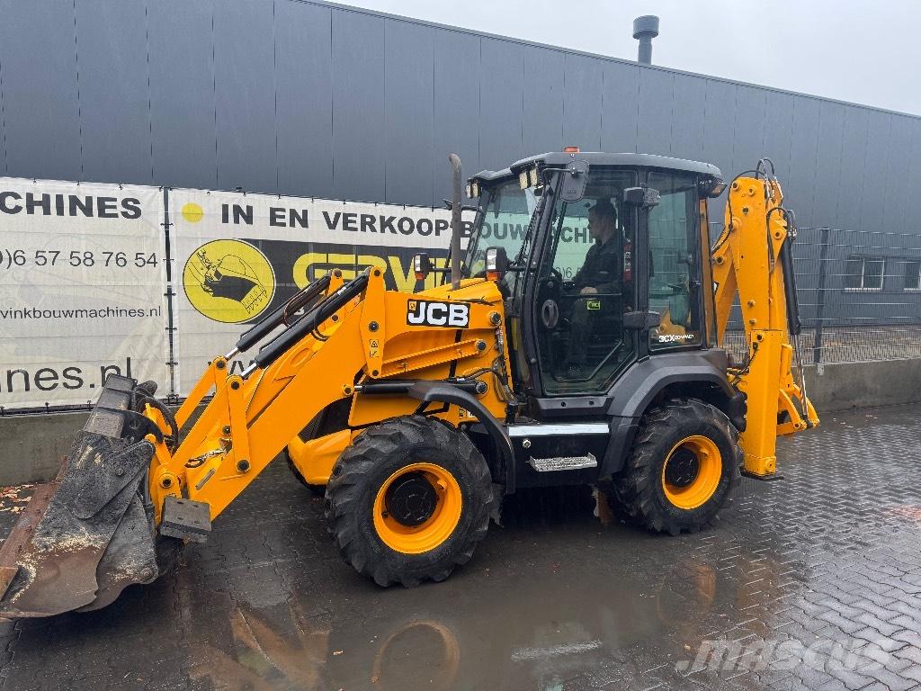 JCB 3CX compact Backhoe loaders
