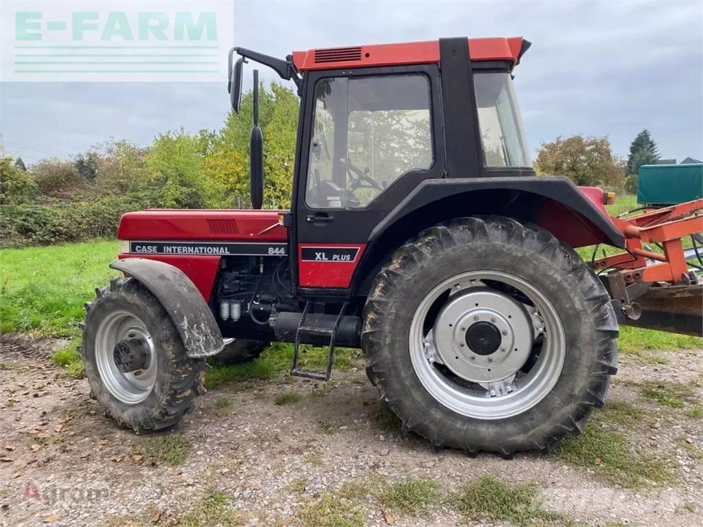 Case IH 844 a Tractors