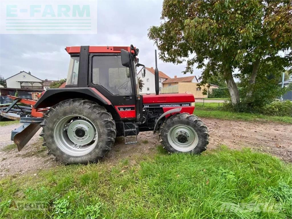 Case IH 844 a Tractors